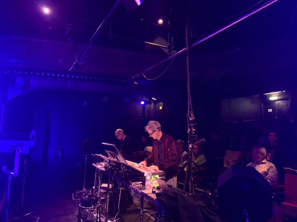 Audience and multichannel loudspeaker system during a spatial electroacoustic concert