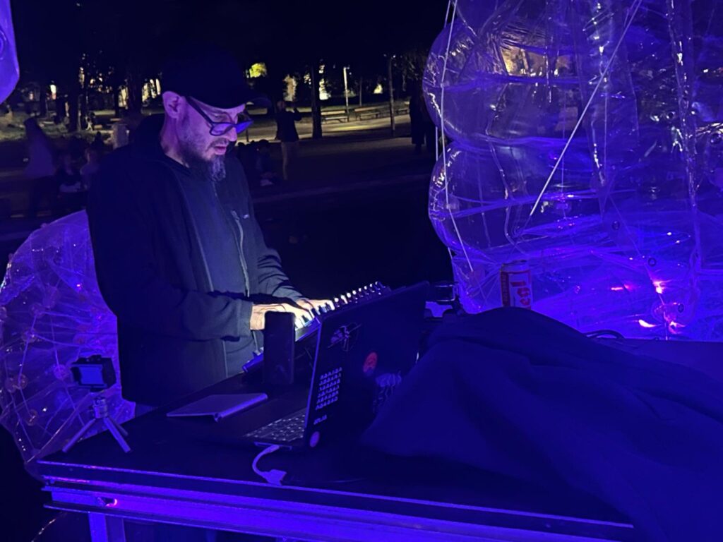 Live electroacoustic performance Krakenwalzer at OCT.opus 25, Vienna