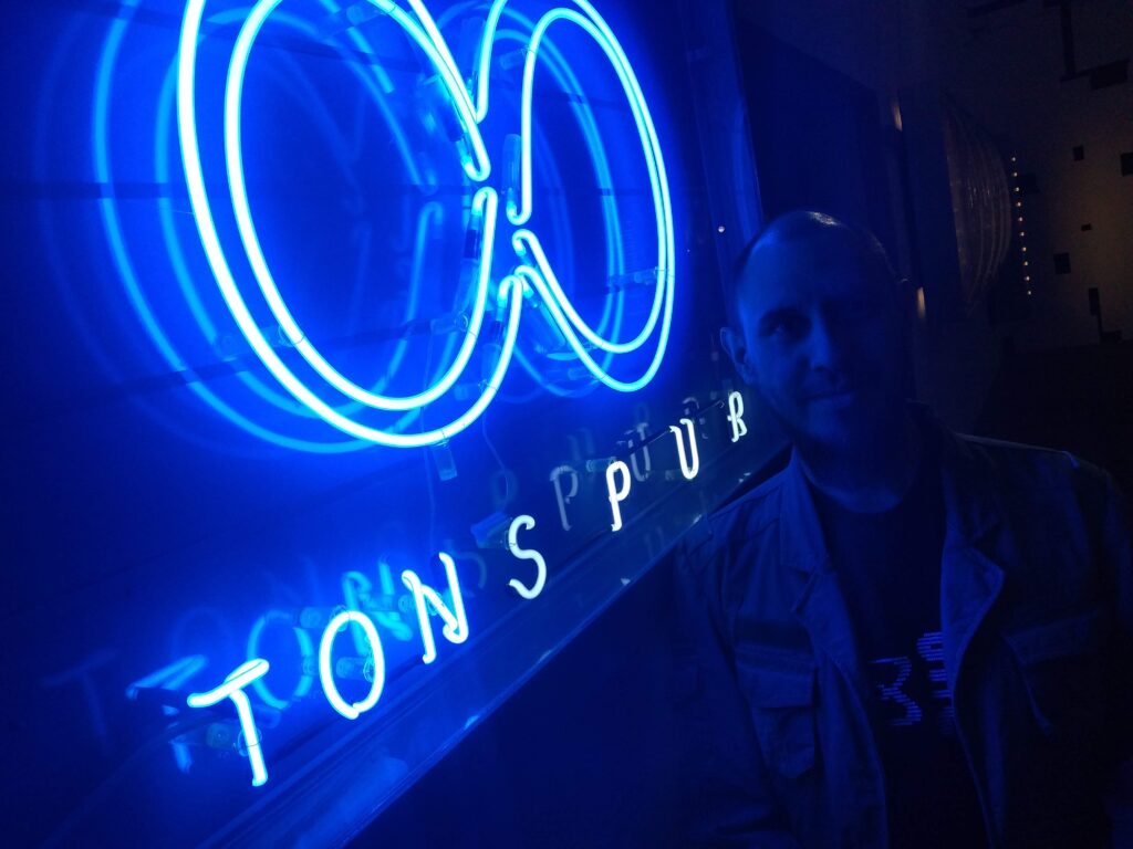 Multichannel sound installation Words over Swords in the TONSPUR Passage, Vienna